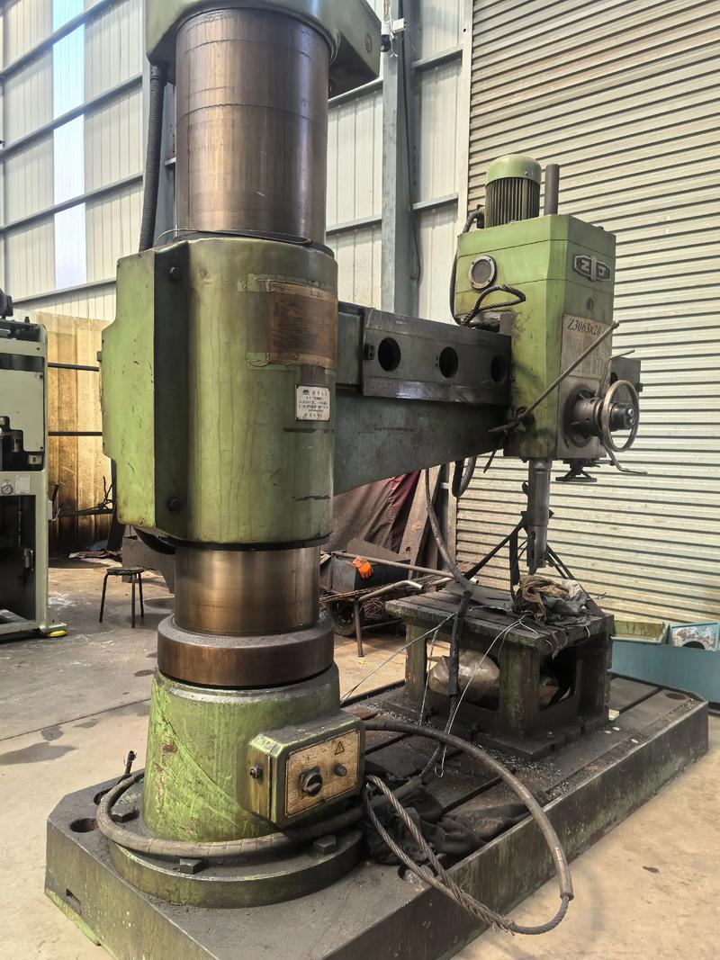 二手設(shè)備推薦 中捷3063搖臂鉆，安裝少用，八成新質(zhì)優(yōu)價廉